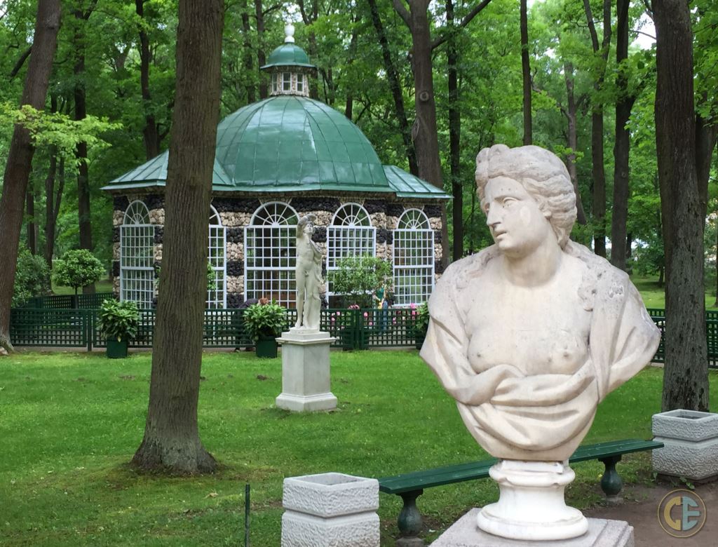 Peterhof Gardens Gazebo And Statue